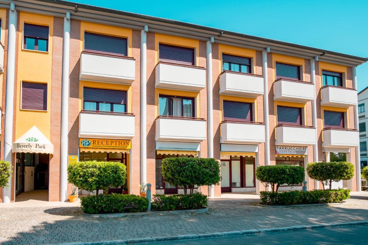 Beverly Park Residence Tirrenia Exterior foto
