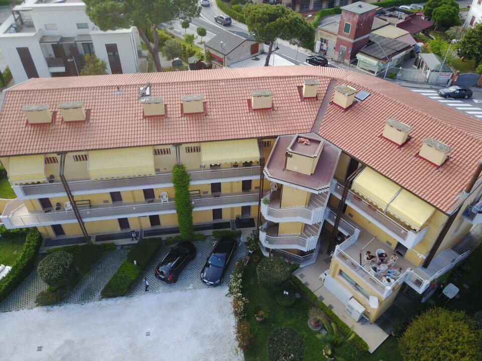 Beverly Park Residence Tirrenia Exterior foto